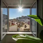 Apartment Stunning River View In Historic Alfama *