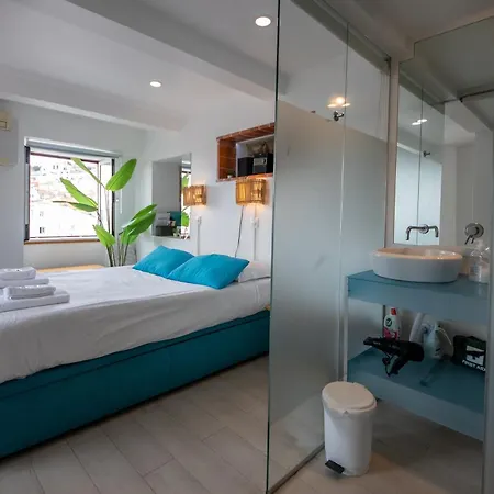 Stunning River View In Historic Alfama Apartment