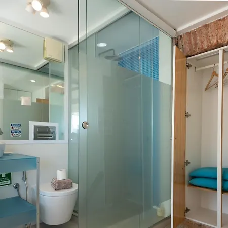 Stunning River View In Historic Alfama Apartment Lisbon