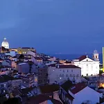 Stunning River View In Historic Alfama Appartement *