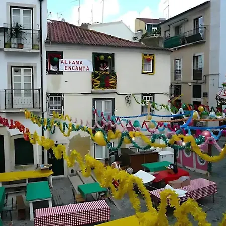 Stunning River View In Historic Alfama *