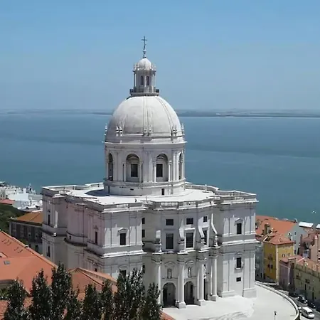 Stunning River View In Historic Alfama Lejlighed *
